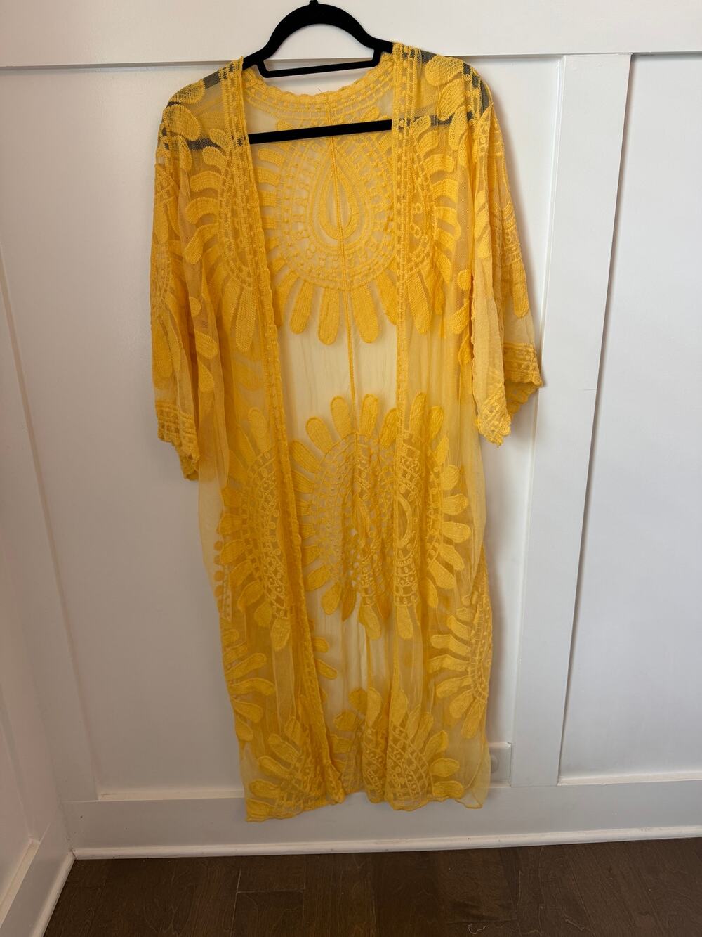 Boutique Women's Yellow Floral Lace Embroidered Swim Cover-Up Tunic Resort Beach